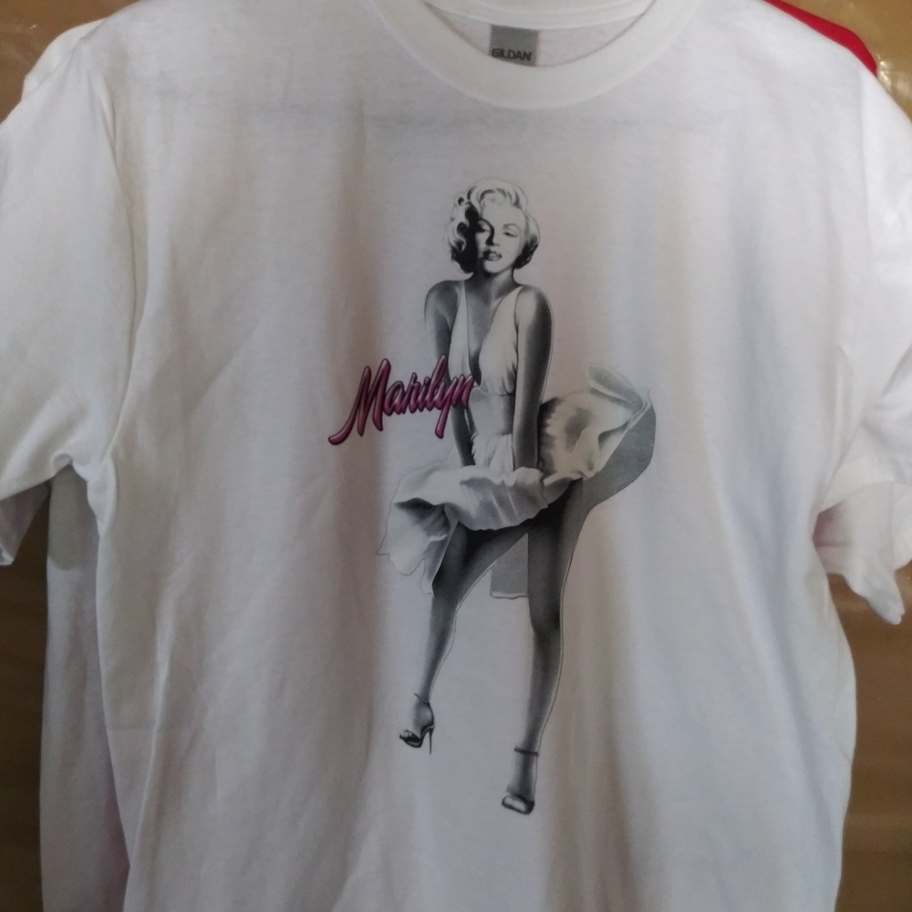 Marilyn Monroe shirt